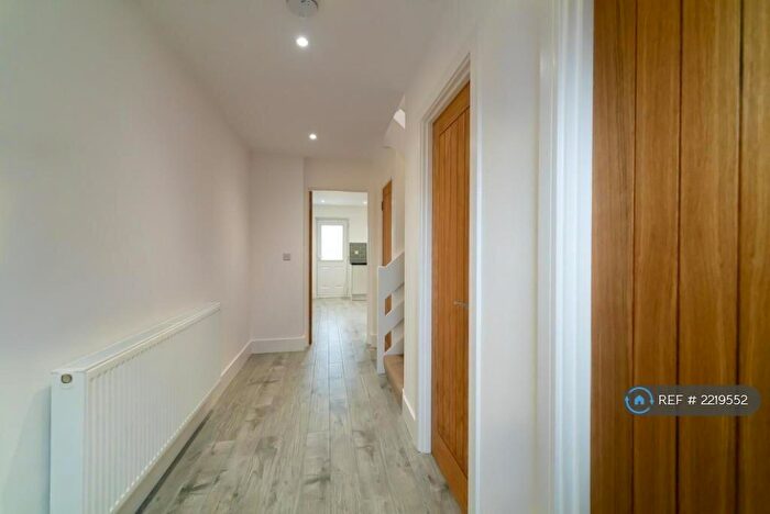 4 Bedroom Terraced House To Rent In Smalley Close, London, N16