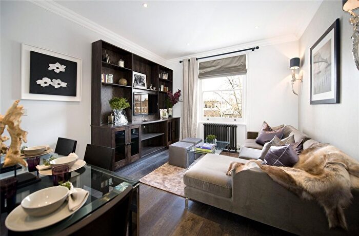 3 Bedroom Flat To Rent In Sloane Gardens, London, SW1W