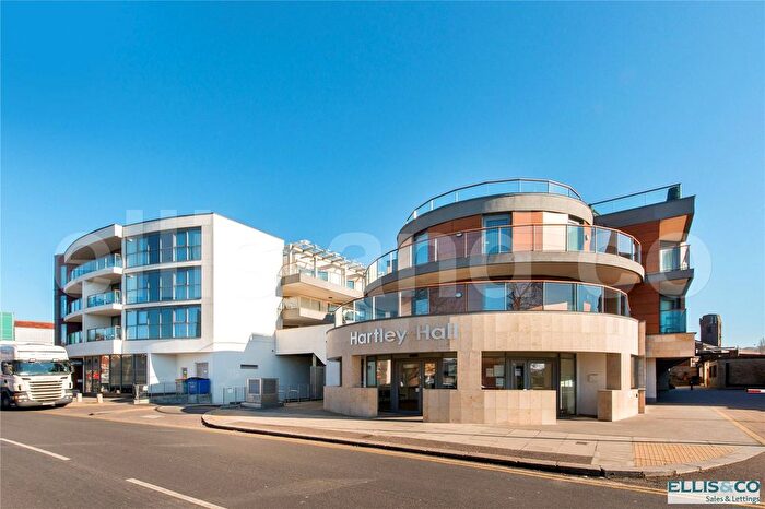 2 Bedroom Flat To Rent In Titan Court, Flower Lane, Mill Hill, London, NW7