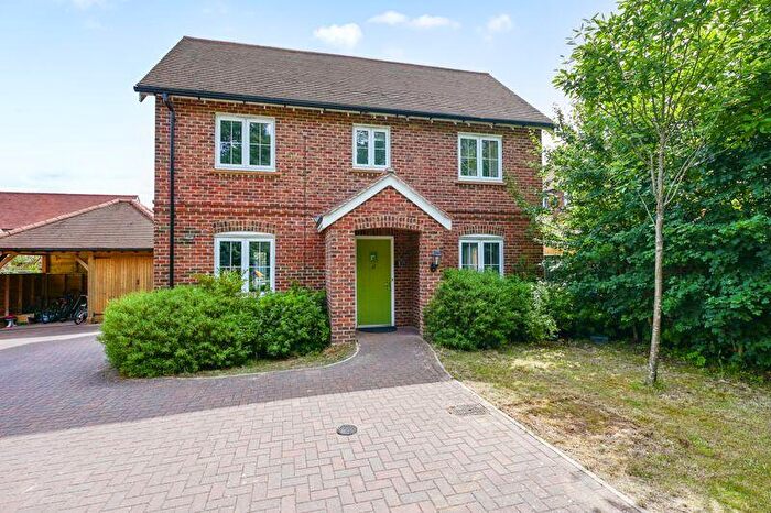 3 Bedroom Detached House For Sale In Flagstone Crescent, Vyne Park, Chineham, RG24