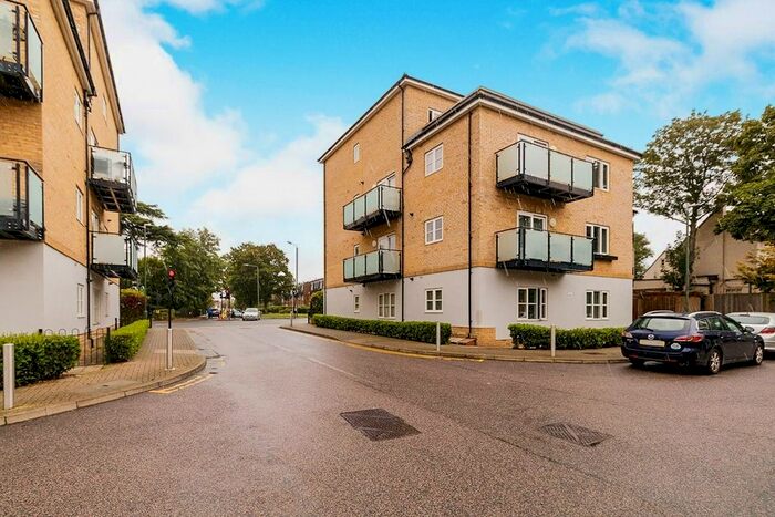 2 Bedroom Flat To Rent In Talehangers Close, Bexleyheath, Kent, DA6