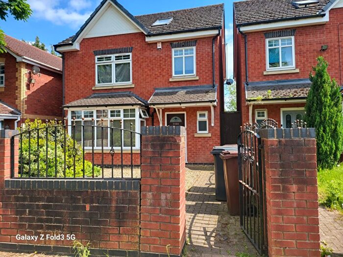 4 Bedroom Detached House For Sale In Cannock Road, Wednesfield, WV10