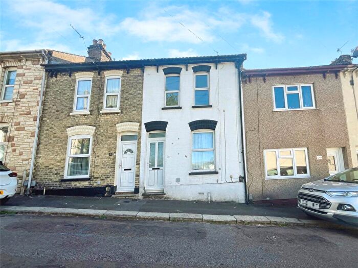 2 Bedroom Terraced House To Rent In Melbourne Road, Chatham, Kent, ME4