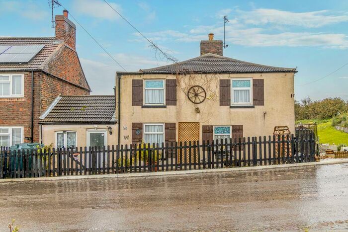 3 Bedroom Semi-Detached House For Sale In Moulton Marsh, Spalding, PE12