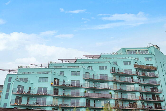 2 Bedroom Apartment For Sale In Steedman Street, London, SE17