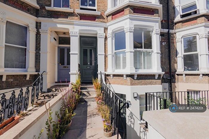 2 Bedroom Flat To Rent In New Cross, London, SE14