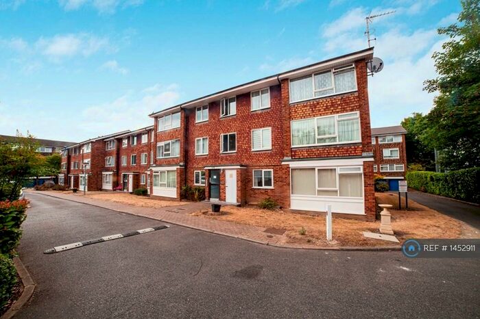 2 Bedroom Flat To Rent In St. James Road, Sutton, SM1
