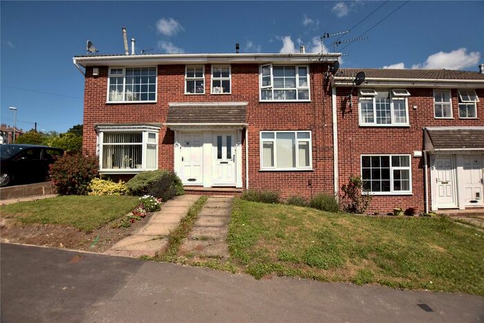 2 Bedroom Flat To Rent In Abbeydale Mount, Leeds, West Yorkshire, LS5