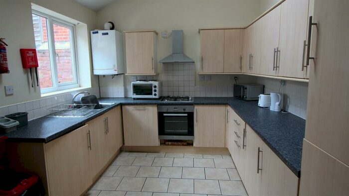 7 Bedroom Semi-Detached House To Rent In **£pppw Excl Bills** Bute Avenue, Lenton, NG7