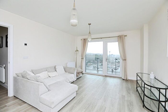 2 Bedroom Flat For Sale In Pegasus Way, Gillingham, ME7