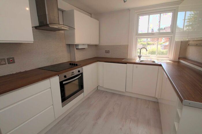 2 Bedroom Flat To Rent In A London Road, Hemel Hempstead, Hertfordshire, HP3