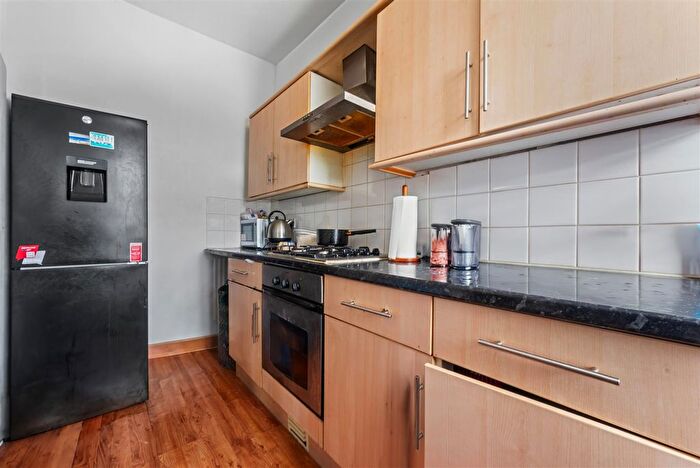 1 Bedroom Flat For Sale In Holmesdale Road, London, SE25
