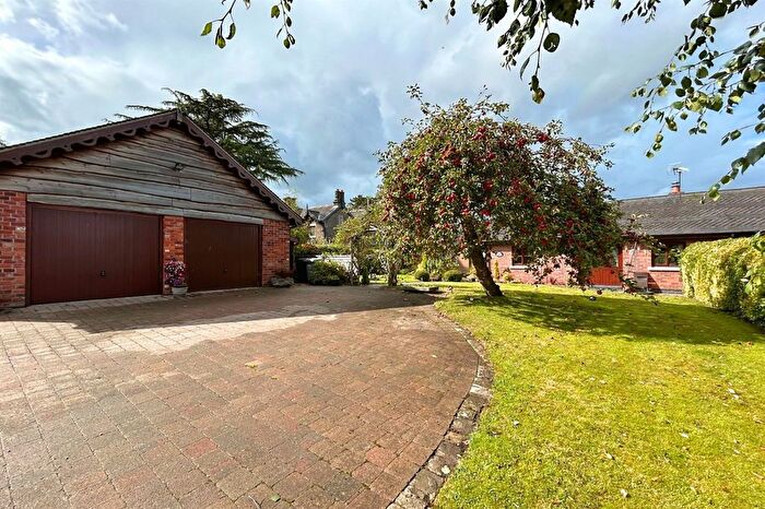 4 Bedroom Terraced Bungalow For Sale In New Road, Moreton, CW12