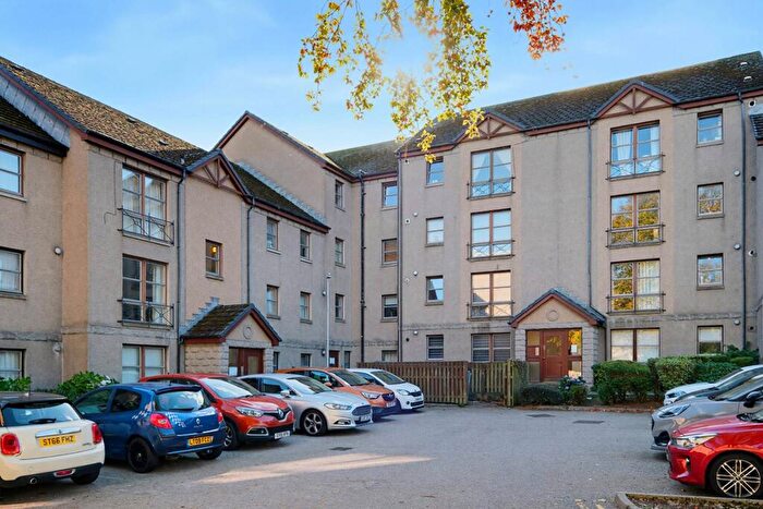 2 Bedroom Flat For Sale In Roslin Place, Aberdeen, AB24
