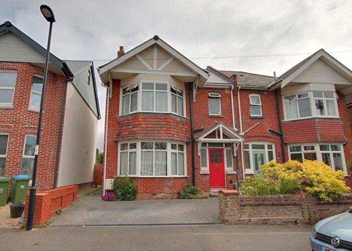 5 Bedroom Semi-Detached House For Sale In Upper Shirley, Southampton, SO15