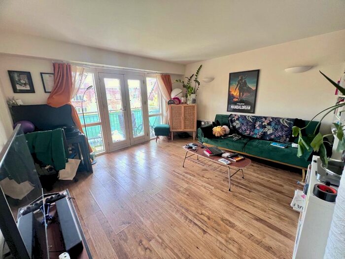 1 Bedroom Flat To Rent In Stepney Way, London, E1