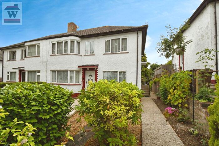 3 Bedroom Maisonette To Rent In Northumberland Gardens, Isleworth, TW7