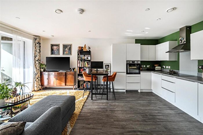 2 Bedroom Apartment For Sale In Armstrong Road, Littlemore, Oxford, OX4