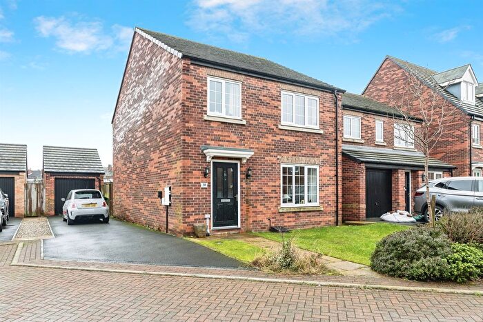 4 Bedroom Detached House For Sale In Warren Court, Featherstone, Pontefract, WF7