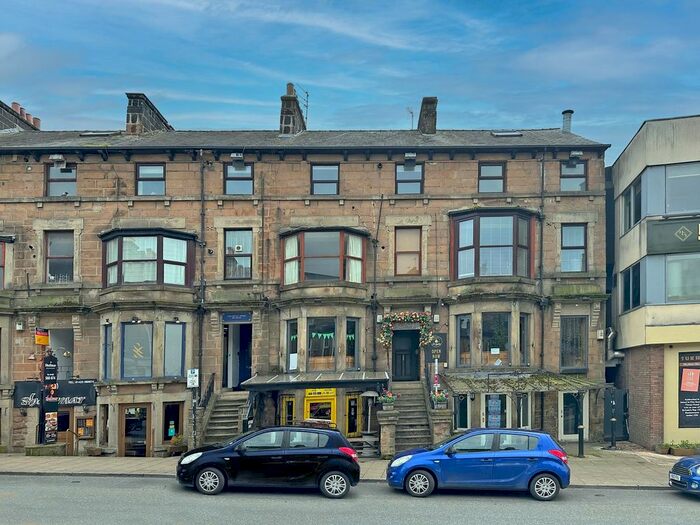 2 Bedroom Flat To Rent In - Cheltenham Parade, Harrogate, HG1