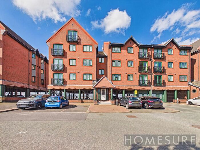 2 Bedroom Flat For Sale In South Ferry Quay, Liverpool, L3