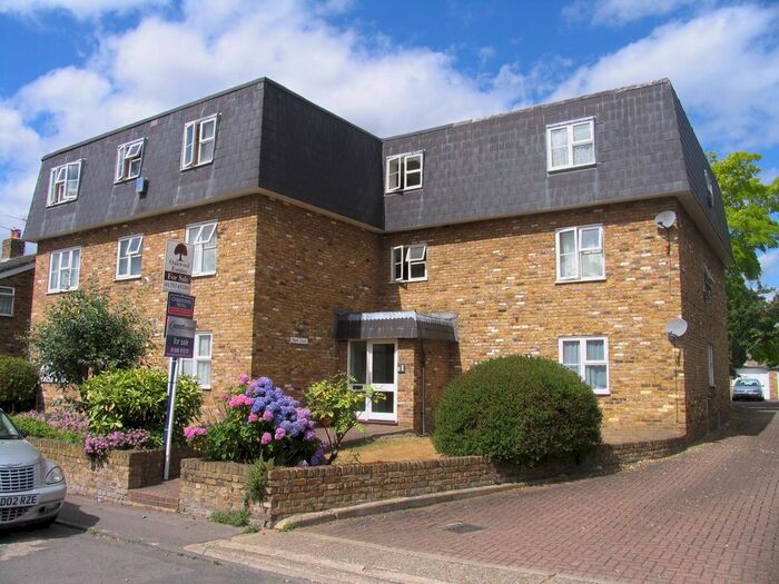 1 Bedroom Flat To Rent In Heath Court, Heath Road, Uxbridge, Middlesex, UB10