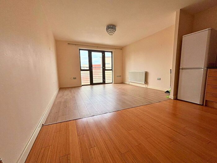 1 Bedroom Flat To Rent In West Gate Plaza, Moor Street, West Bromwich, B70