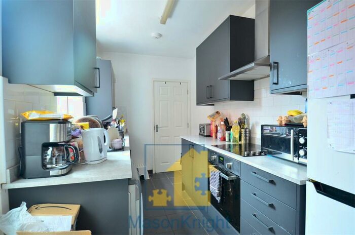 4 Bedroom Semi-Detached House To Rent In Student Property Milner Road Selly Oak, Birmingham, B29