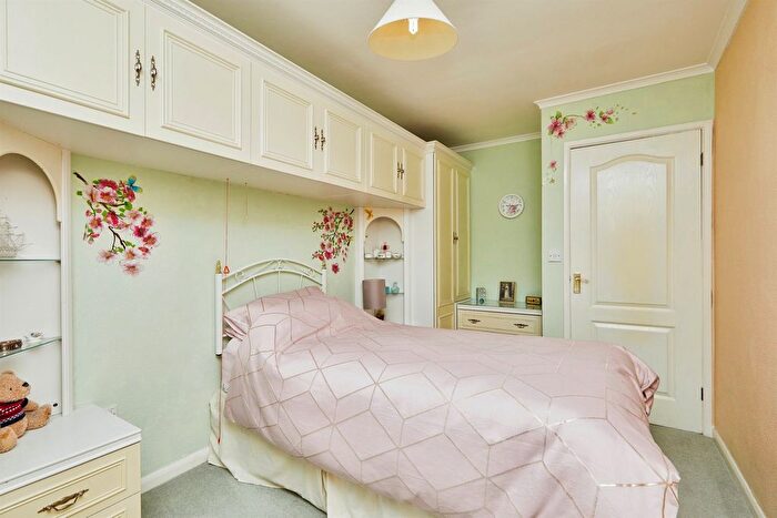 2 Bedroom Flat For Sale In Stenson Road, Derby, DE23