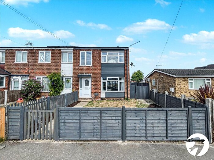 3 Bedroom End Of Terrace House For Sale In Fry Close, Isle Of Grain, Rochester, Kent, ME3