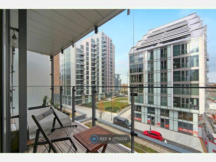 2 Bedroom Flat To Rent In Enterprise Way, London, SW18