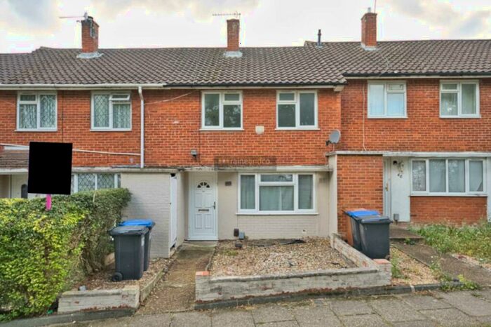 3 Bedroom Terraced House To Rent In Willow Way, Hatfield, AL10