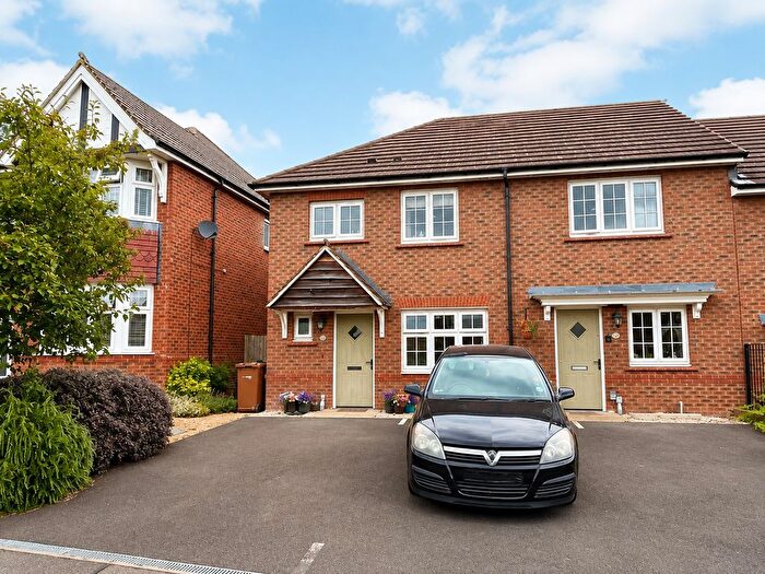 3 Bedroom End Terrace House For Sale In Jupiter Road, Evesham, WR11