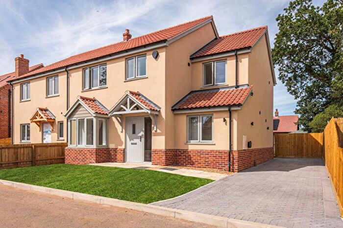 4 Bedroom Semi Detached House For Sale In Generous Semi-Detached Home In Pott Row, PE32
