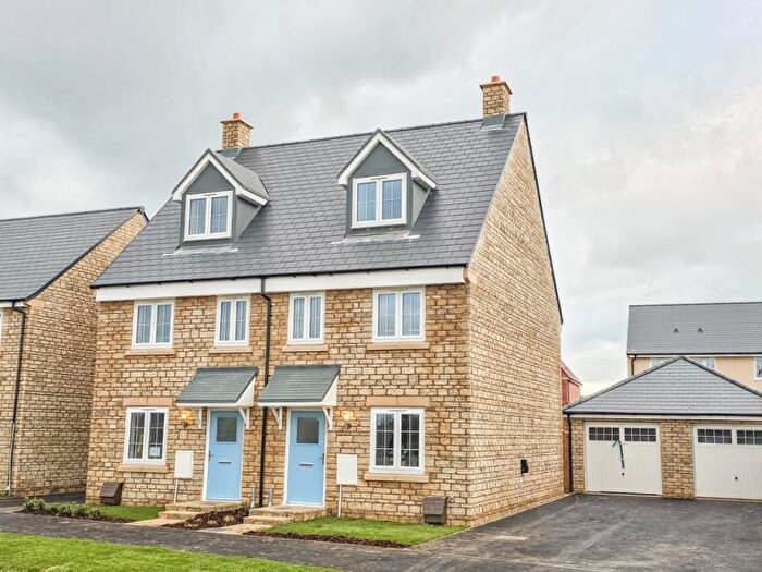 3 Bedroom Semi Detached House To Rent In Hanbury Road, Innsworth, Gloucester, GL3