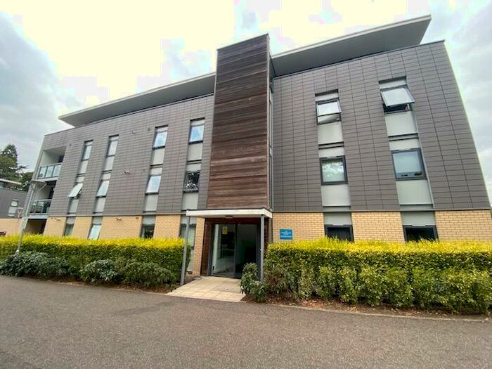 2 Bedroom Apartment To Rent In St. Peters Road, St. Albans, AL1