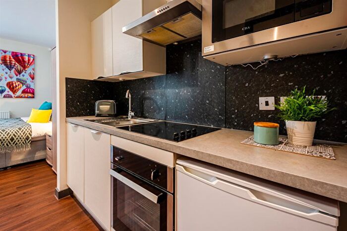 Studio To Rent In Cardigan Lane, Burley, Leeds, LS4