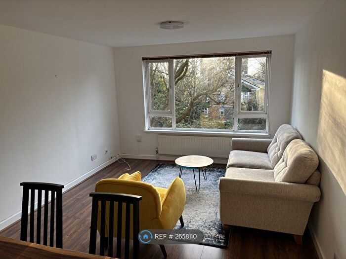2 Bedroom Flat To Rent In Marbleford Court, London, N6