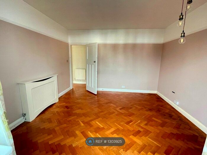 2 Bedroom Flat To Rent In Carshalton Road, Sutton SM1