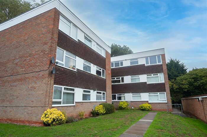 2 Bedroom Flat For Sale In Bantry Close, Birmingham, B26