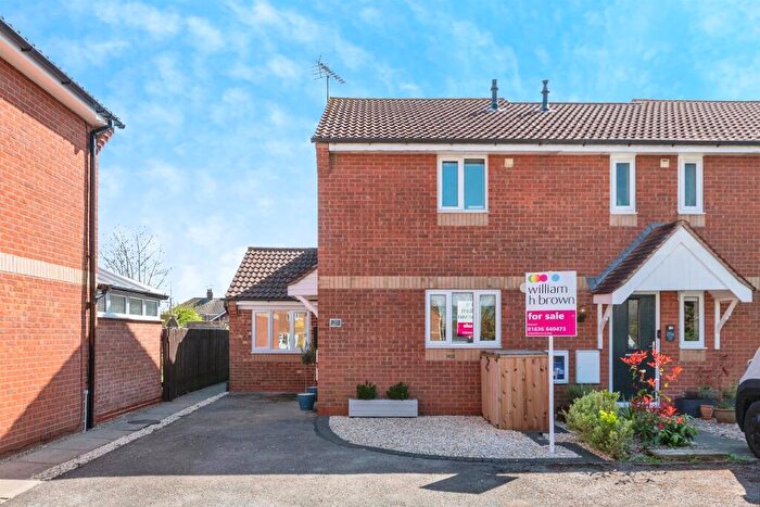 2 Bedroom End Of Terrace House For Sale In Orchid Drive, Farndon, Newark, NG24
