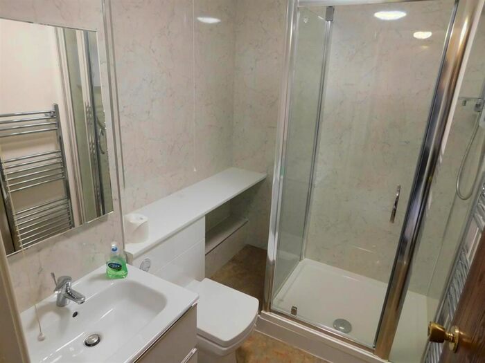 2 Bedroom Flat To Rent In Chathill Close, Whitley Bay, NE25