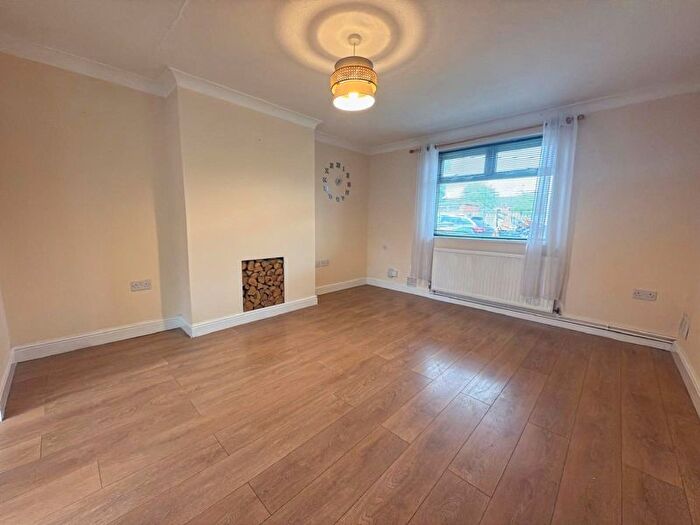 3 Bedroom Terraced House To Rent In Bottesford Avenue, Scunthorpe, DN16