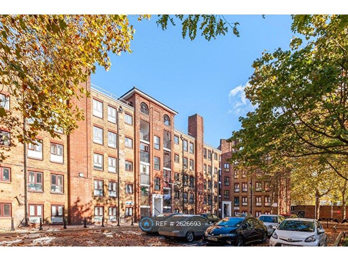 3 Bedroom Flat To Rent In New Park Road, London, SW2
