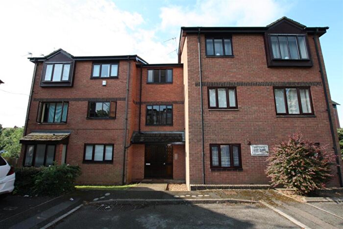 1 Bedroom Flat To Rent In Castle Mews, Wellingborough, Northants, NN8