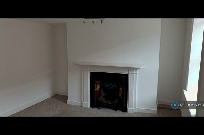 2 Bedroom Flat To Rent In Thoroughfare, Halesworth, IP19