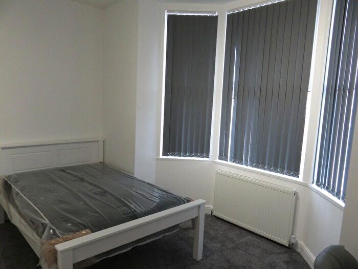 6 Bedroom Semi-Detached House To Rent In Rothesay Avenue, Nottingham, Nottinghamshire, NG7