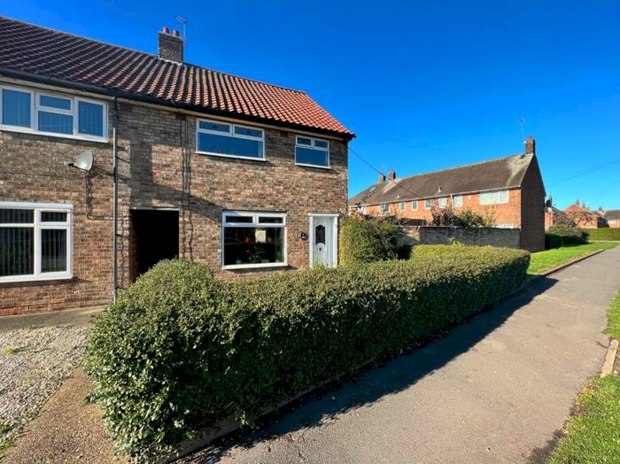 3 Bedroom End Of Terrace House To Rent In Rosedale Grove, Hull, HU5