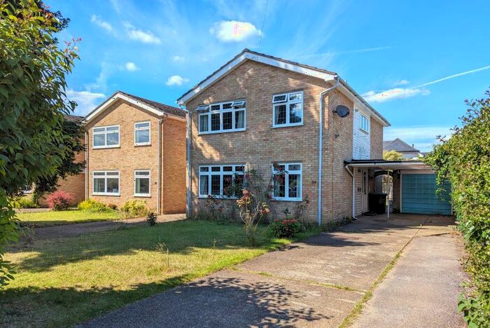 4 Bedroom Detached House To Rent In Addlestone, KT15
