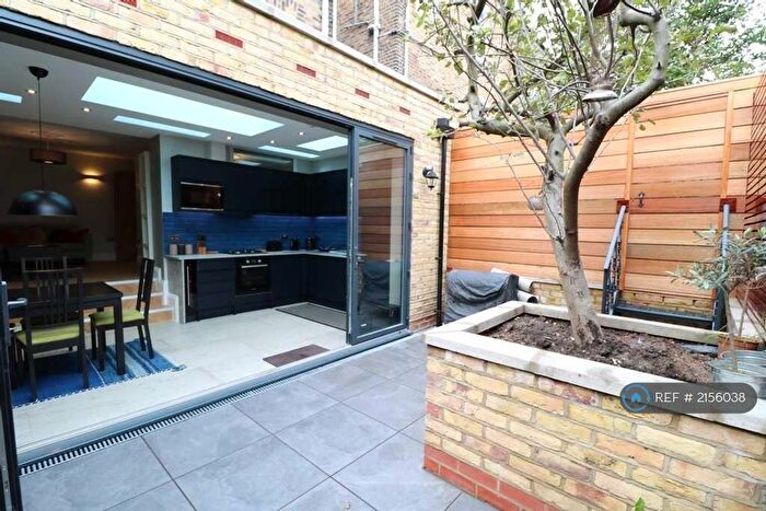 2 Bedroom Flat To Rent In London Fields, London, E8